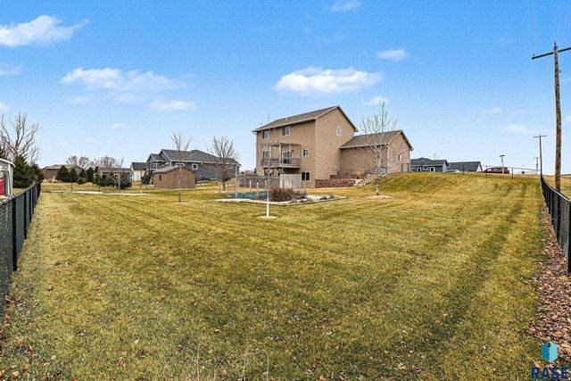 100 Oak Ave Avenue, Crooks, SD 57020