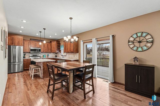 100 Oak Ave Avenue, Crooks, SD 57020