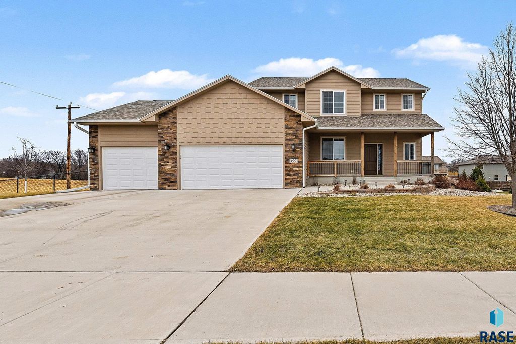 100 Oak Ave Avenue, Crooks, SD 57020