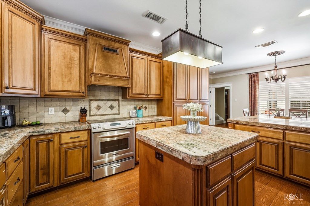 Image 13 of property listing at 4706 N Bentwood Drive, San Angelo, TX 76904