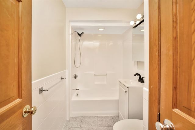 77 Swan St 2, Everett, MA 02149