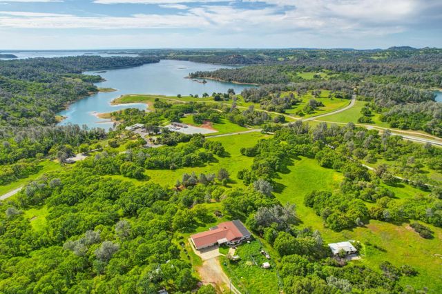 5800 Wilkinson Ln, Valley Springs, CA 95252