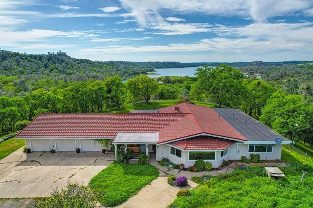 5800 Wilkinson Ln, Valley Springs, CA 95252