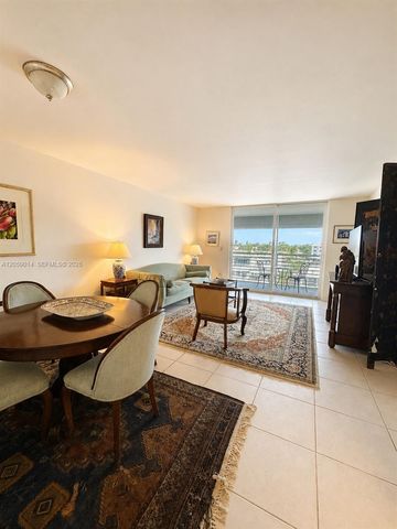 3750 NE 169th St 409, North Miami Beach, FL 33160