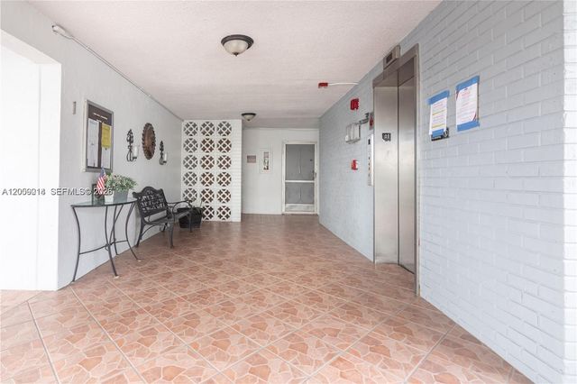 3750 NE 169th St 409, North Miami Beach, FL 33160