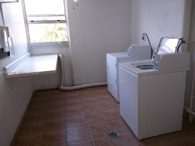 3750 NE 169th St 409, North Miami Beach, FL 33160