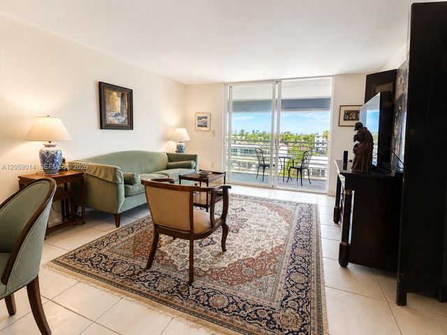 3750 NE 169th St 409, North Miami Beach, FL 33160