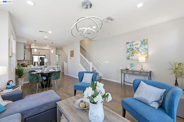 37336 Duckling Ter, Fremont, CA 94536