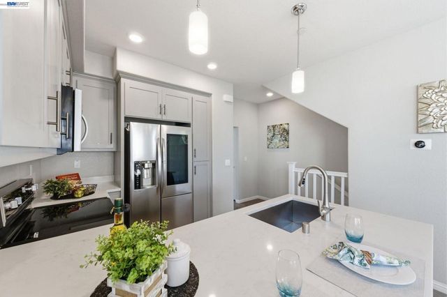 37336 Duckling Ter, Fremont, CA 94536