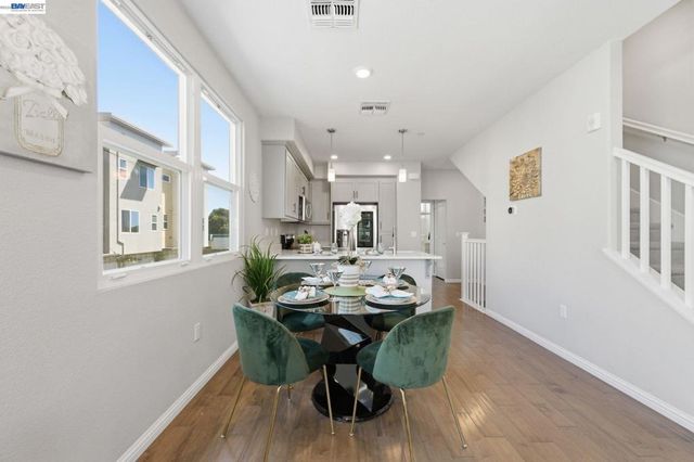 37336 Duckling Ter, Fremont, CA 94536