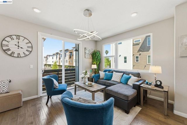 37336 Duckling Ter, Fremont, CA 94536