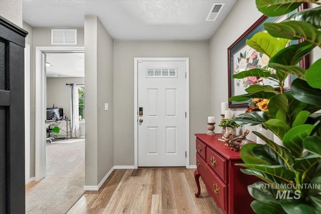 730 W Treehouse Way, Kuna, ID 83634