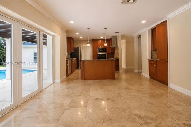 8601 SW 174th St, Palmetto Bay, FL 33157