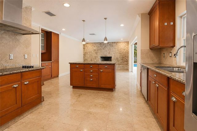 8601 SW 174th St, Palmetto Bay, FL 33157
