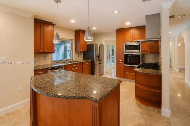 8601 SW 174th St, Palmetto Bay, FL 33157