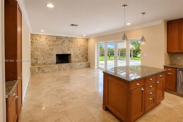 8601 SW 174th St, Palmetto Bay, FL 33157
