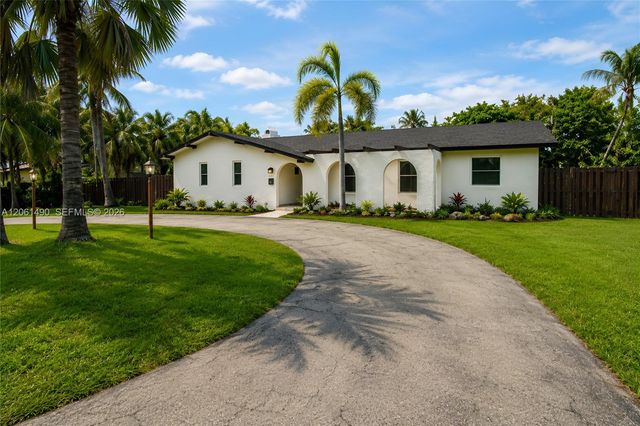8601 SW 174th St, Palmetto Bay, FL 33157