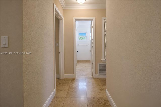 8601 SW 174th St, Palmetto Bay, FL 33157