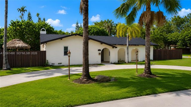 8601 SW 174th St, Palmetto Bay, FL 33157