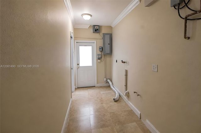 8601 SW 174th St, Palmetto Bay, FL 33157