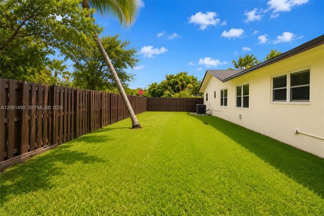 8601 SW 174th St, Palmetto Bay, FL 33157