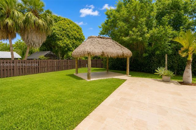 8601 SW 174th St, Palmetto Bay, FL 33157