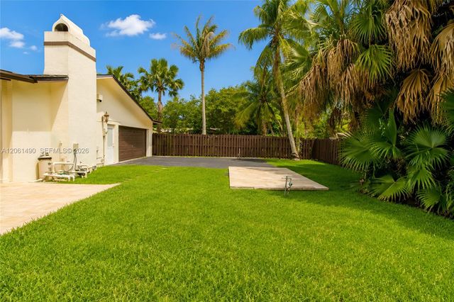 8601 SW 174th St, Palmetto Bay, FL 33157
