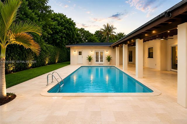 8601 SW 174th St, Palmetto Bay, FL 33157