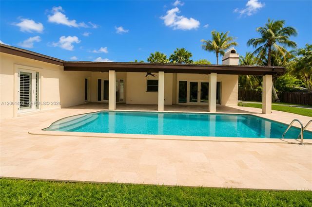 8601 SW 174th St, Palmetto Bay, FL 33157
