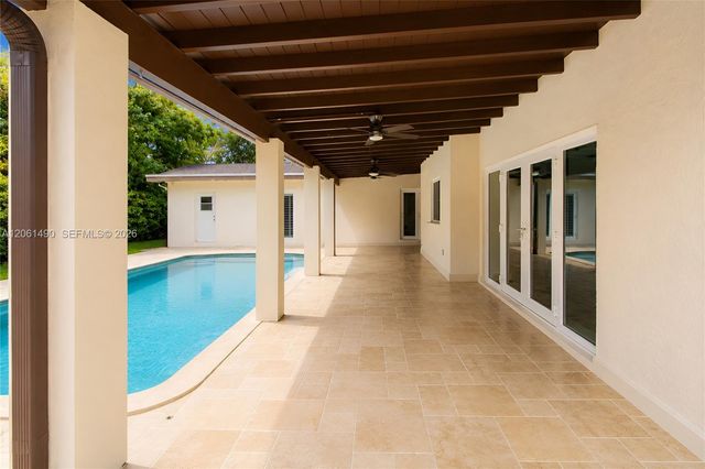 8601 SW 174th St, Palmetto Bay, FL 33157