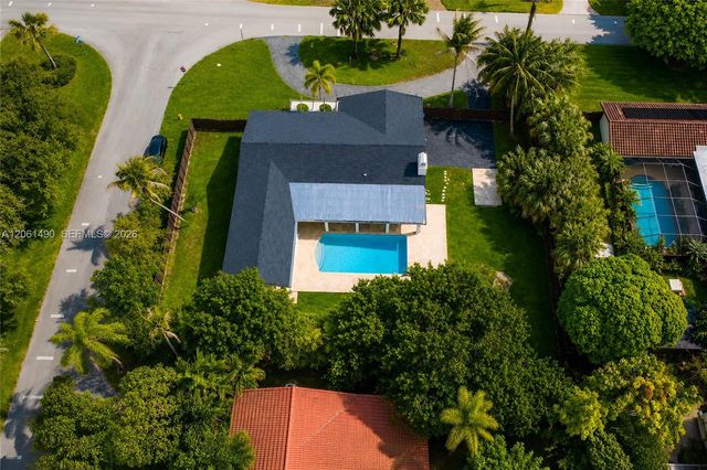 8601 SW 174th St, Palmetto Bay, FL 33157