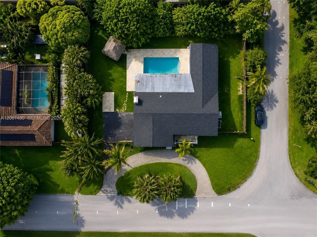 8601 SW 174th St, Palmetto Bay, FL 33157