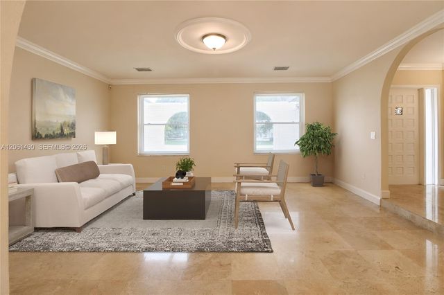 8601 SW 174th St, Palmetto Bay, FL 33157