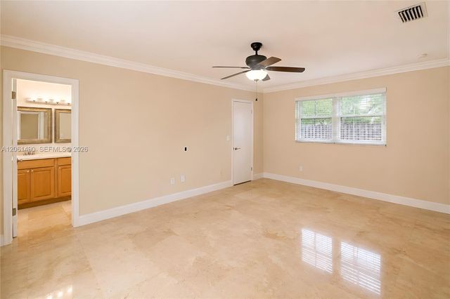 8601 SW 174th St, Palmetto Bay, FL 33157