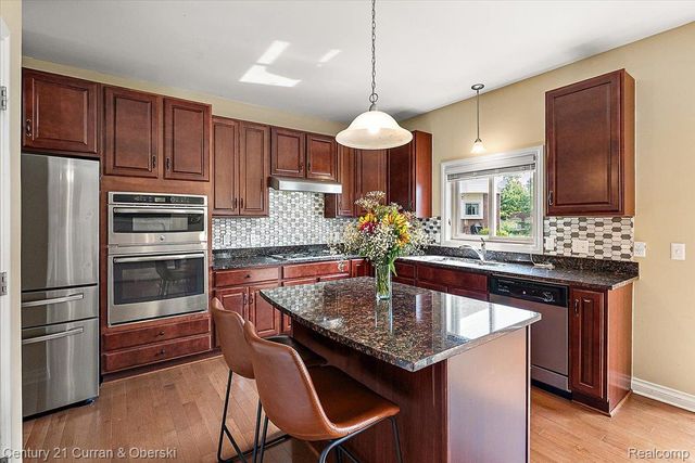 24729 Cavendish Avenue E, Novi, MI 48375