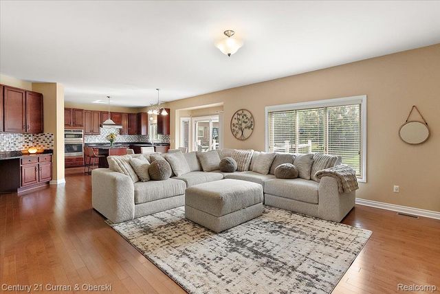 24729 Cavendish Avenue E, Novi, MI 48375