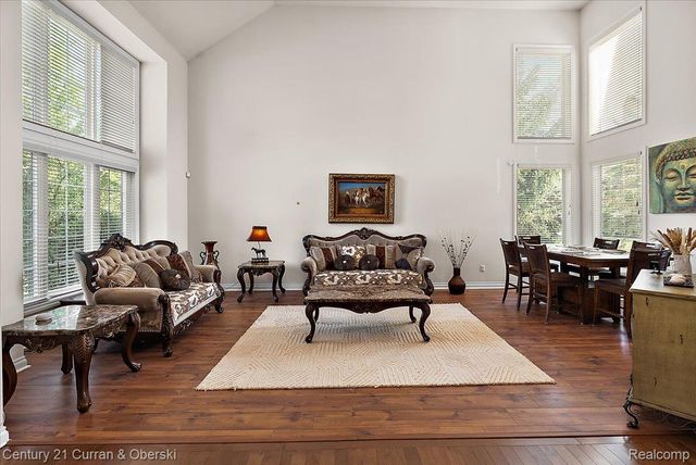 24729 Cavendish Avenue E, Novi, MI 48375
