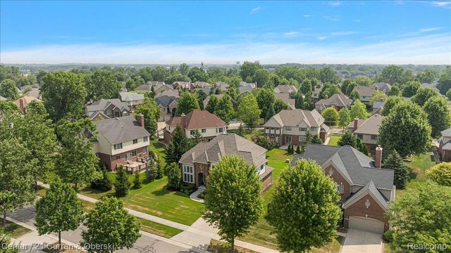 24729 Cavendish Avenue E, Novi, MI 48375