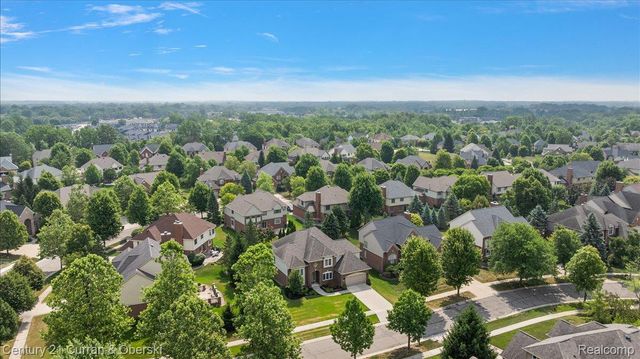 24729 Cavendish Avenue E, Novi, MI 48375