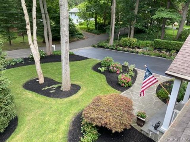 10 George Hill Road, Mount Sinai, NY 11766