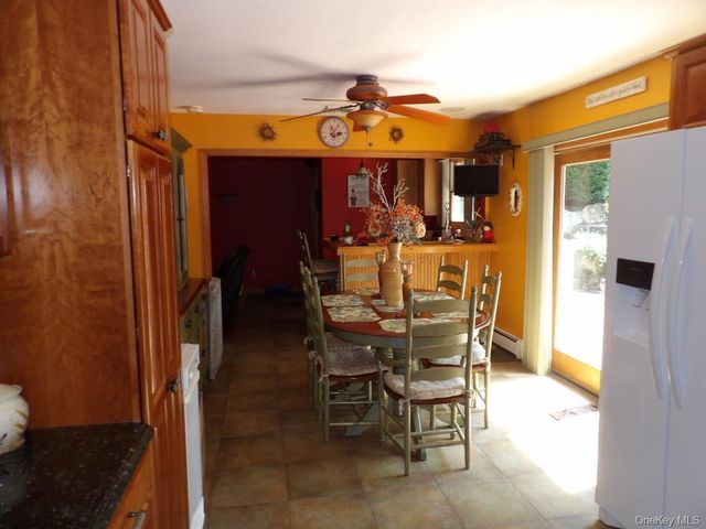 10 George Hill Road, Mount Sinai, NY 11766