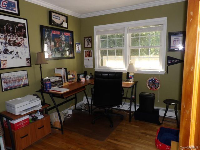 10 George Hill Road, Mount Sinai, NY 11766