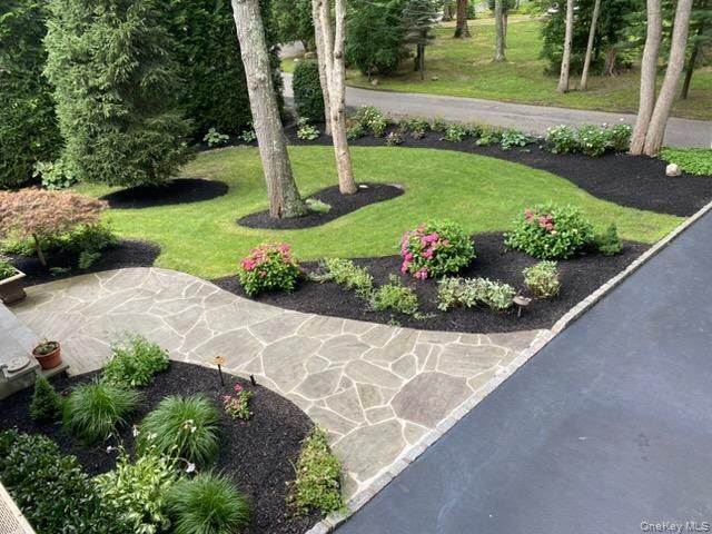10 George Hill Road, Mount Sinai, NY 11766