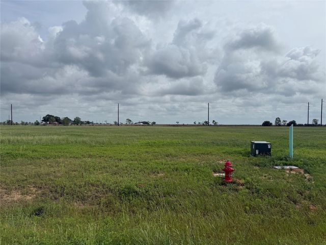 304 Cobb Court, Sealy, TX 77474