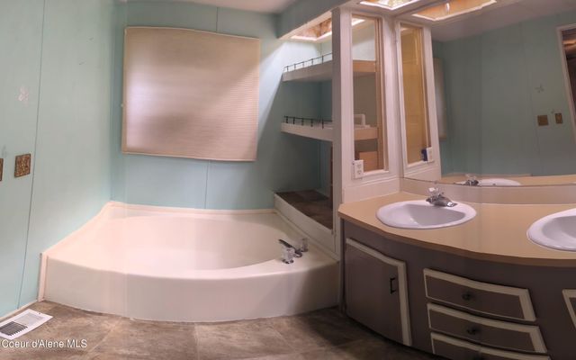 8602 N HAYDEN PINES WAY, Hayden, ID 83835