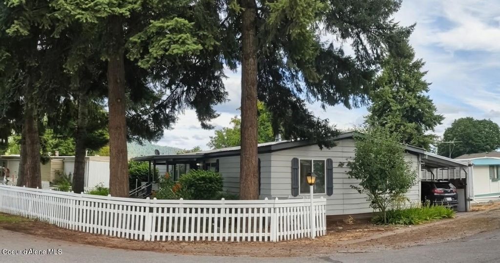 8602 N HAYDEN PINES WAY, Hayden, ID 83835