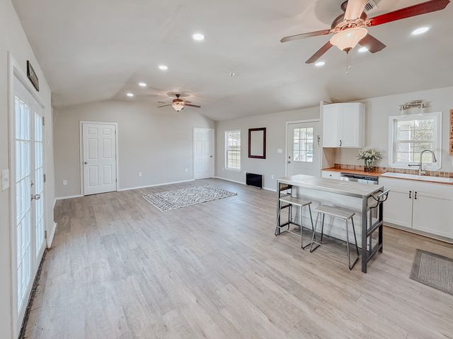 103 Eras Crossing Road, Trinidad, TX 75163