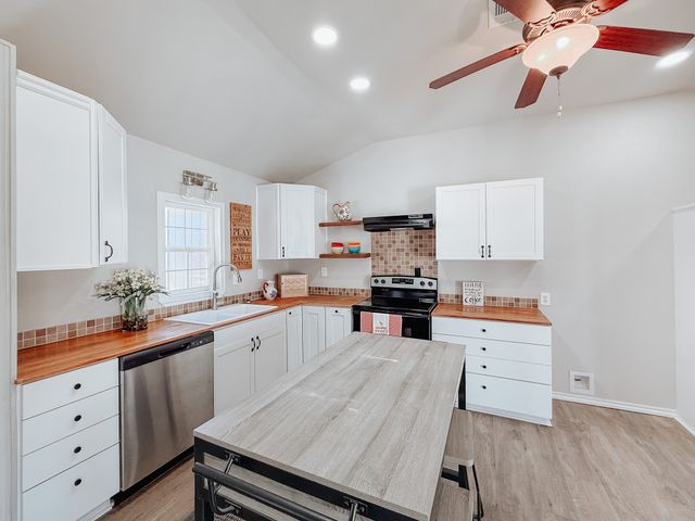 103 Eras Crossing Road, Trinidad, TX 75163