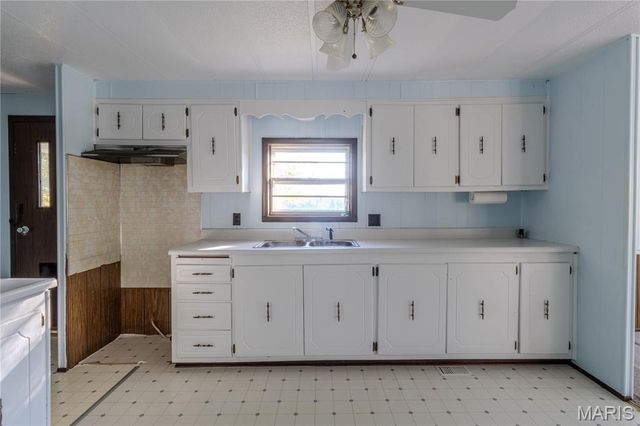 27180 Highway NN, Laquey, MO 65534