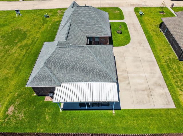 141 Waterford Dr, Thibodaux, LA 70301
